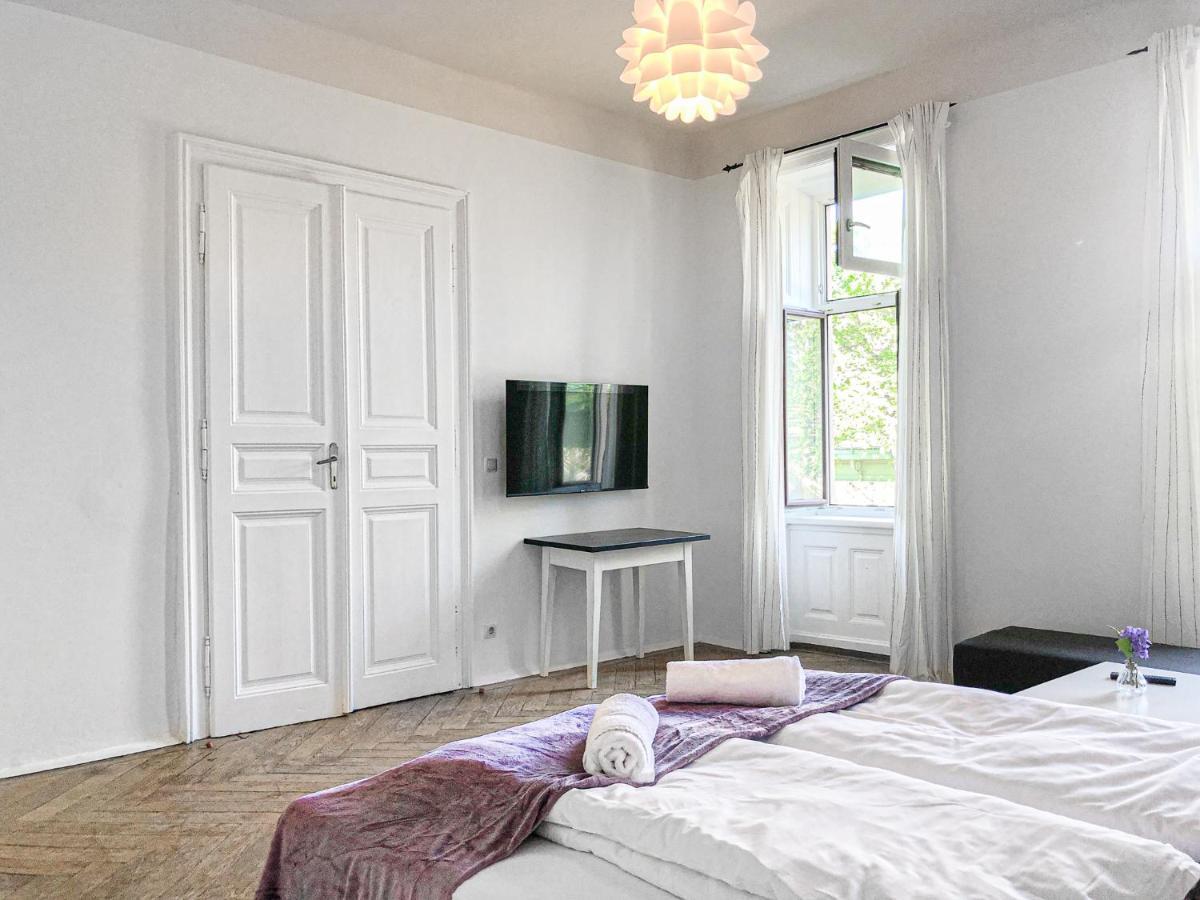 Commodious 2Br Apt. Near Akh-Perfect For Groups Wien Eksteriør bilde