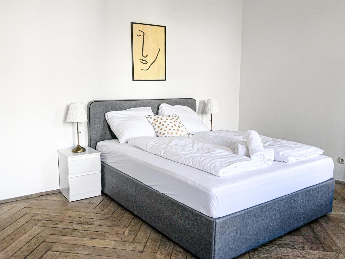 Commodious 2Br Apt. Near Akh-Perfect For Groups Wien Eksteriør bilde