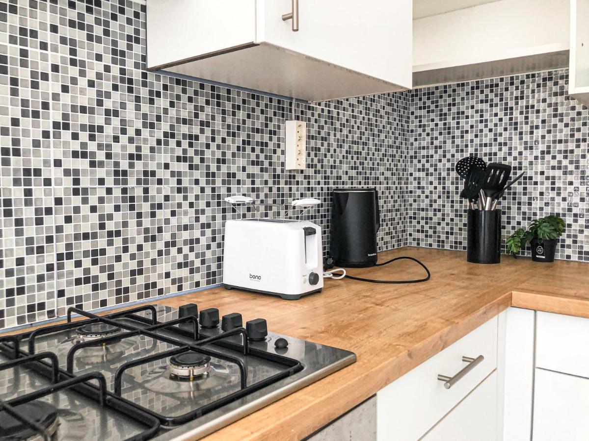 Commodious 2Br Apt. Near Akh-Perfect For Groups Wien Eksteriør bilde