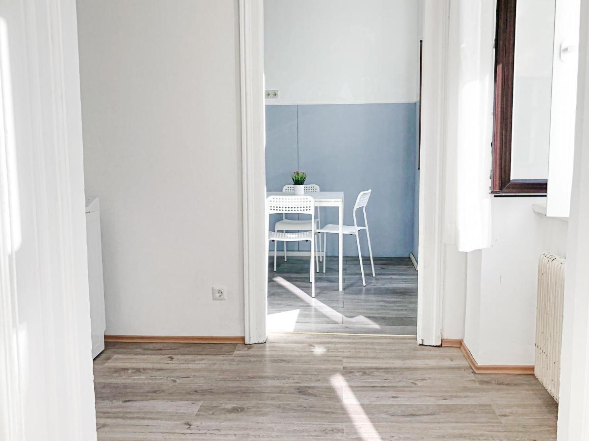 Commodious 2Br Apt. Near Akh-Perfect For Groups Wien Eksteriør bilde