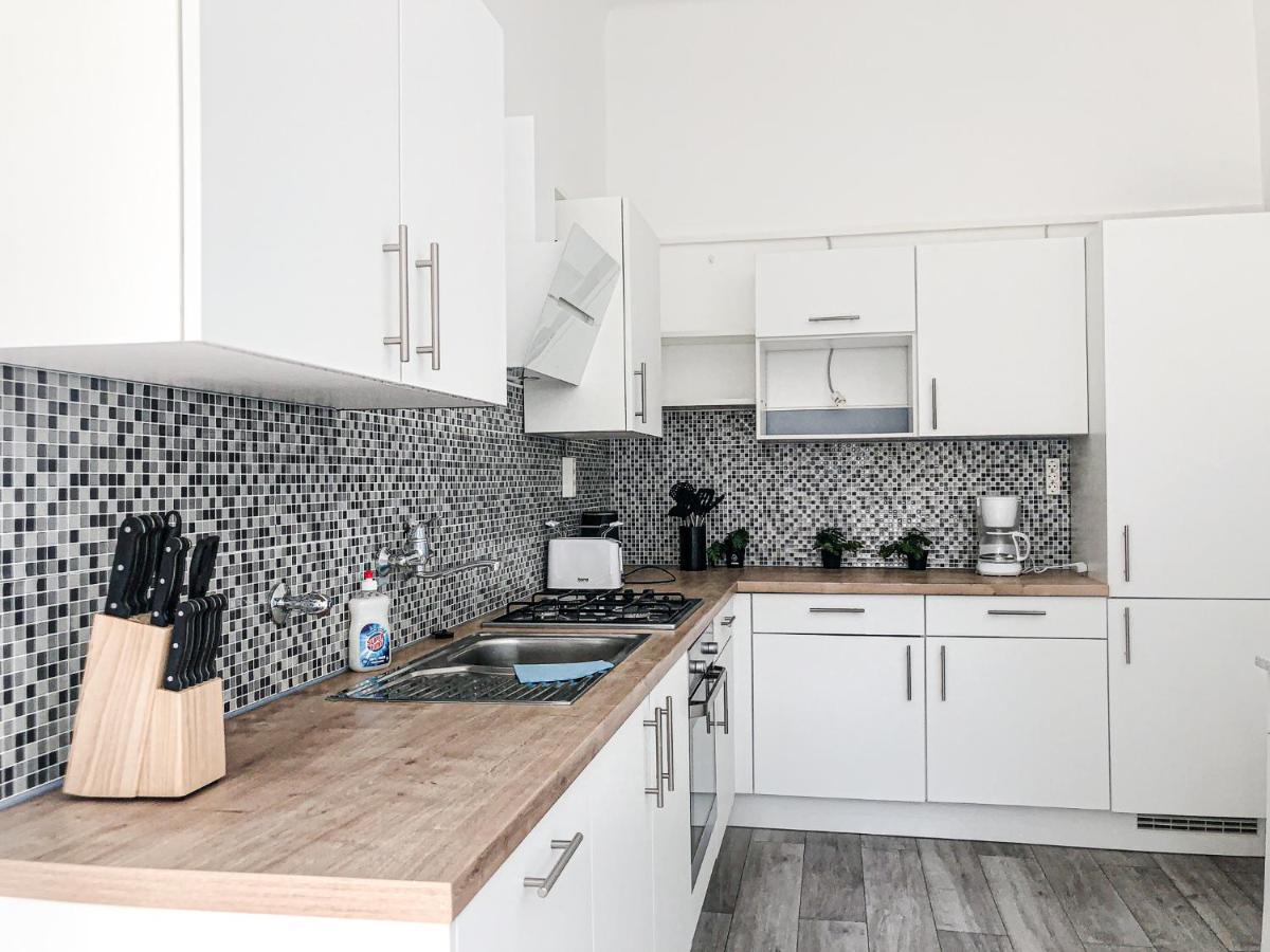 Commodious 2Br Apt. Near Akh-Perfect For Groups Wien Eksteriør bilde