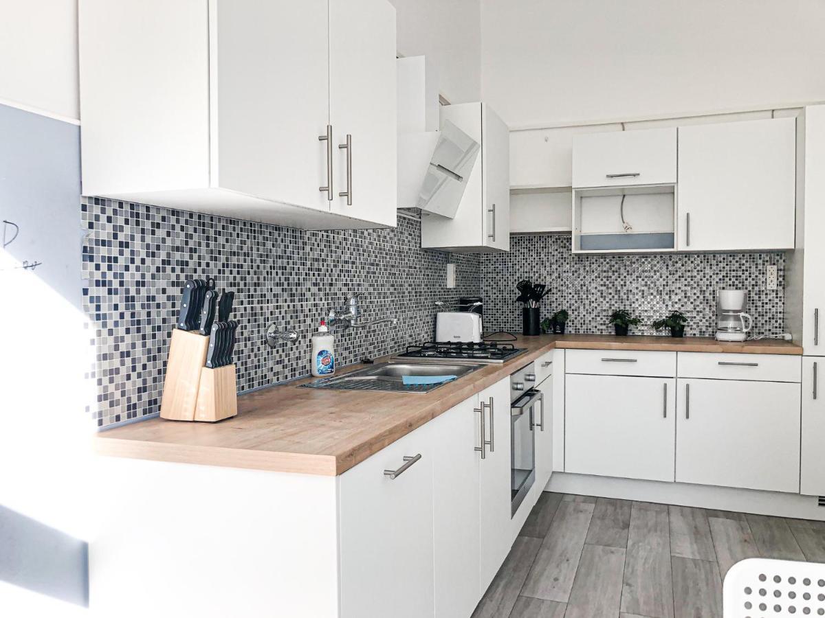Commodious 2Br Apt. Near Akh-Perfect For Groups Wien Eksteriør bilde