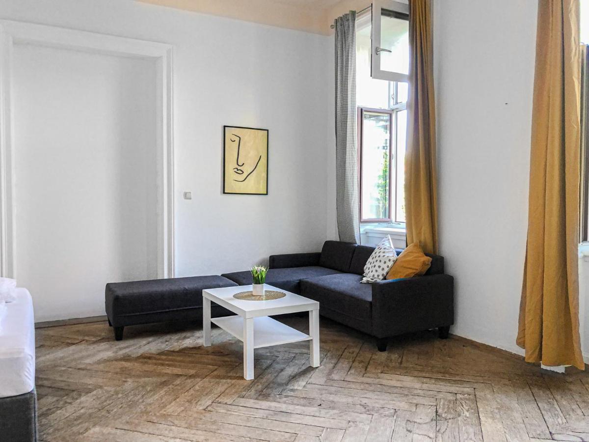 Commodious 2Br Apt. Near Akh-Perfect For Groups Wien Eksteriør bilde